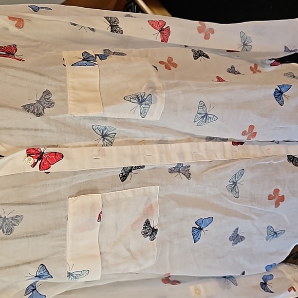 👚GAP SHEER BUTTON DOWN SHIRT 👚 - Picture 3 of 8